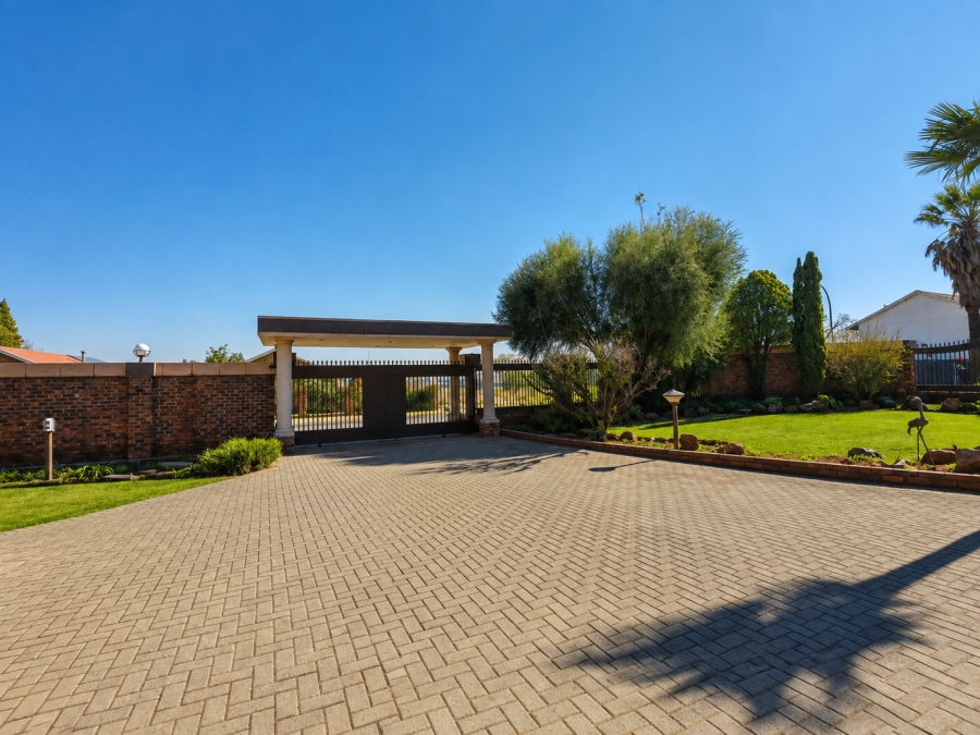 4 Bedroom Property for Sale in Three Rivers East Gauteng
