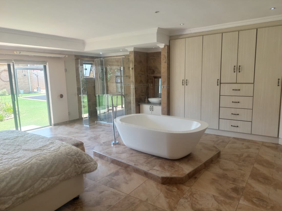 4 Bedroom Property for Sale in Waldrift Gauteng
