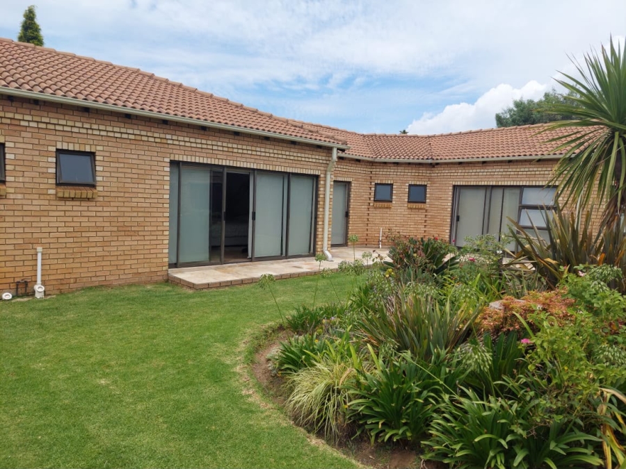 4 Bedroom Property for Sale in Waldrift Gauteng