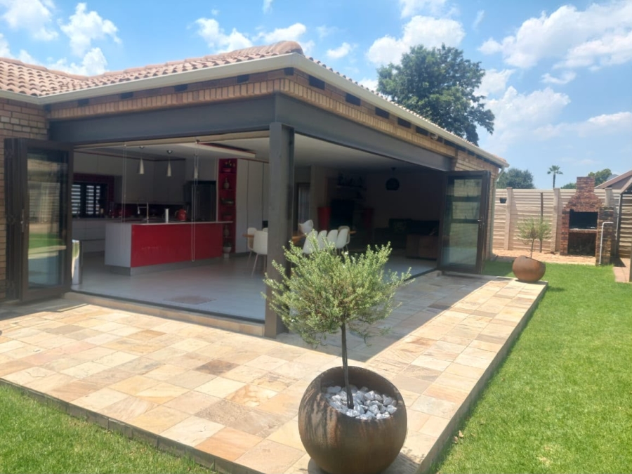 4 Bedroom Property for Sale in Waldrift Gauteng