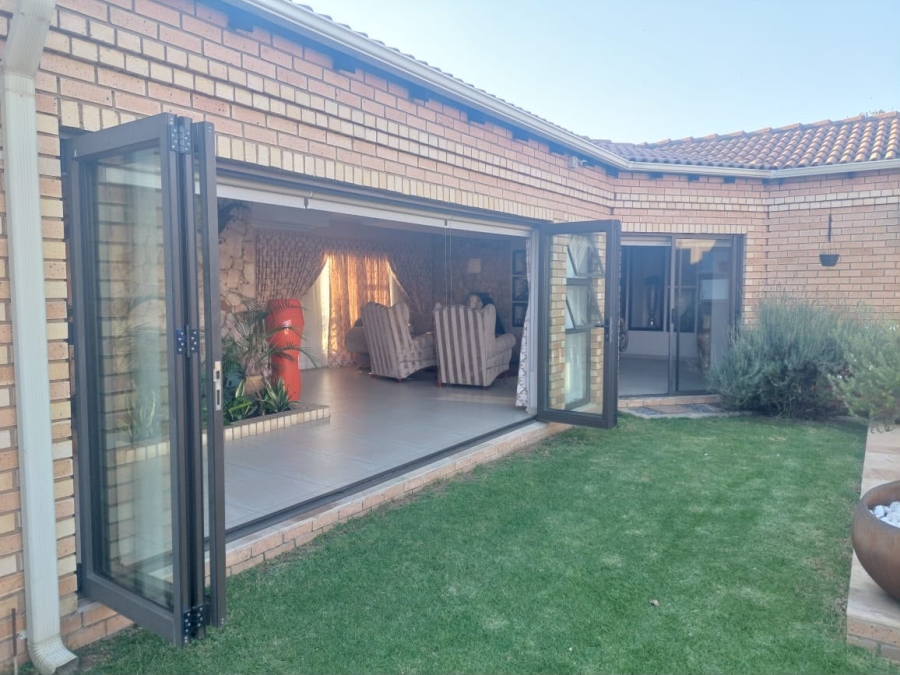 4 Bedroom Property for Sale in Waldrift Gauteng