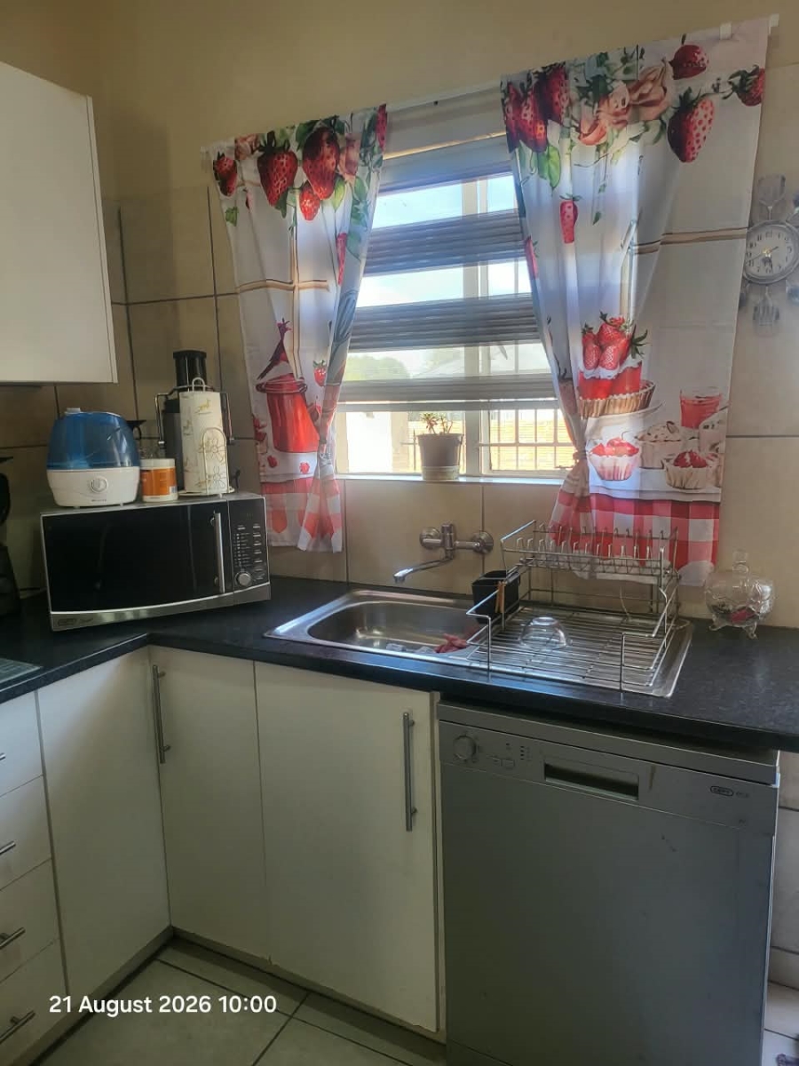 1 Bedroom Property for Sale in Selection Park Gauteng