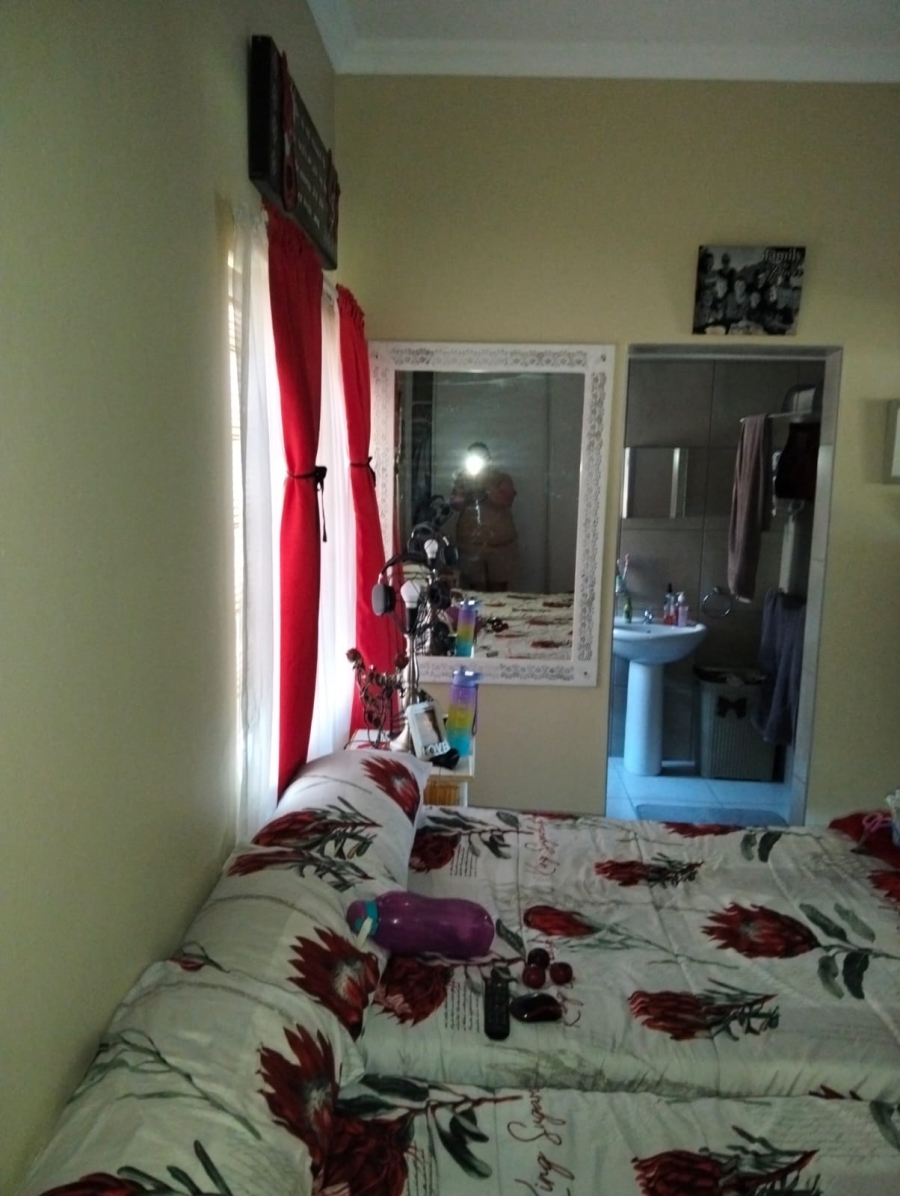 1 Bedroom Property for Sale in Selection Park Gauteng