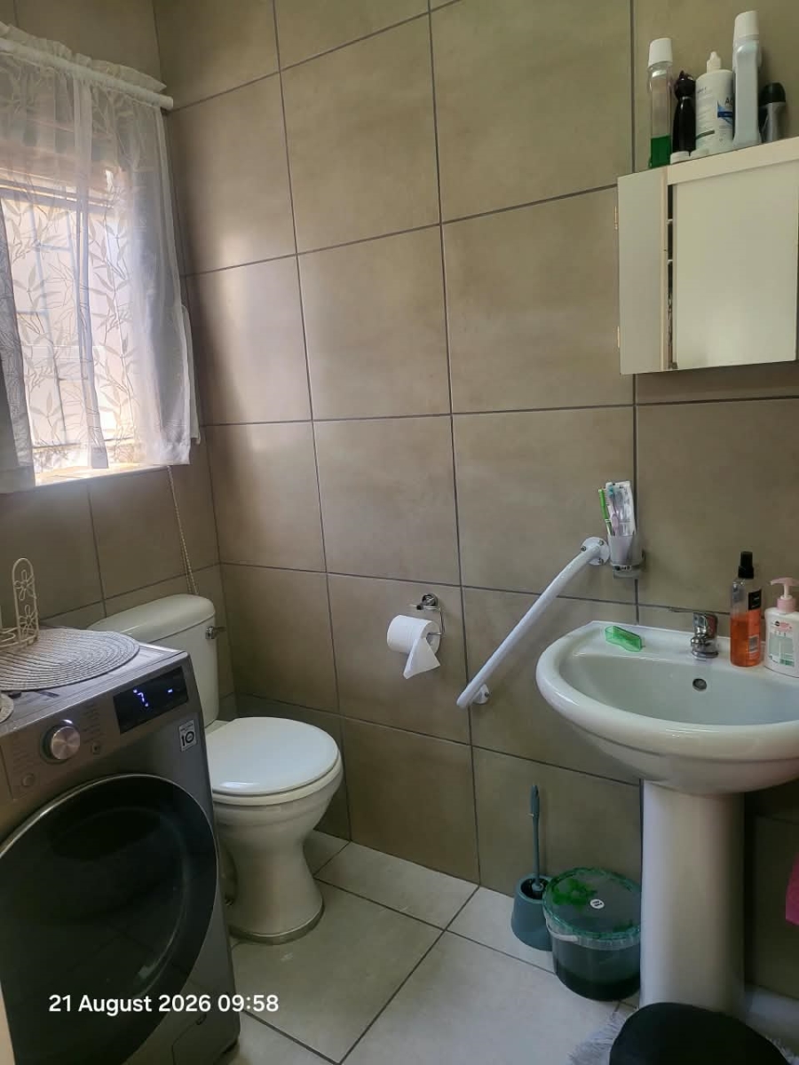 1 Bedroom Property for Sale in Selection Park Gauteng
