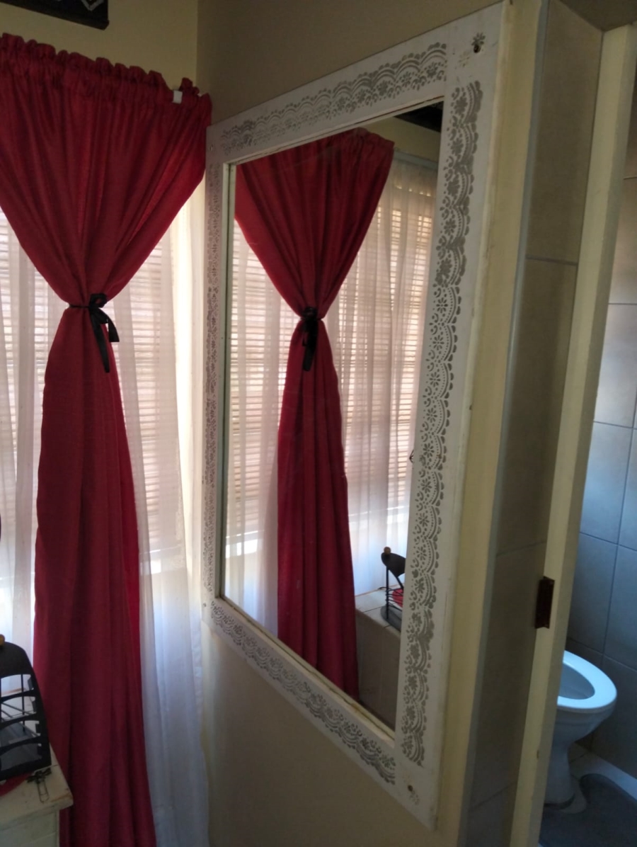 1 Bedroom Property for Sale in Selection Park Gauteng