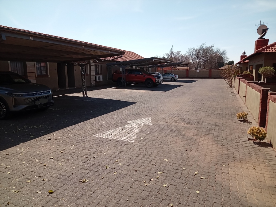 To Let 2 Bedroom Property for Rent in Strubenvale Gauteng