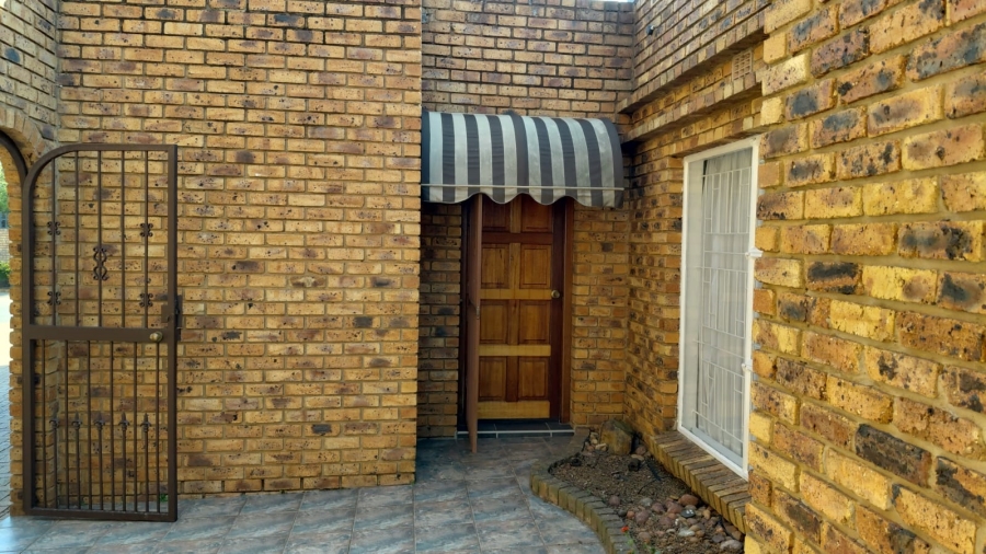 2 Bedroom Property for Sale in Sunward Park Gauteng