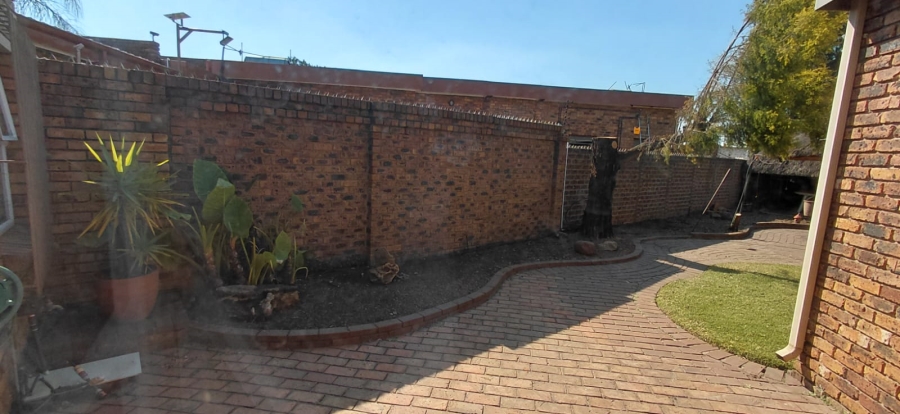 2 Bedroom Property for Sale in Sunward Park Gauteng