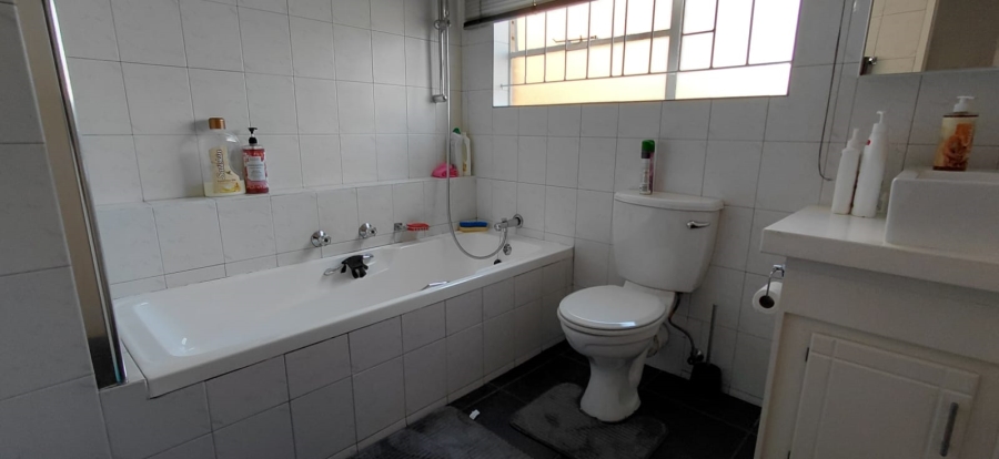 2 Bedroom Property for Sale in Sunward Park Gauteng
