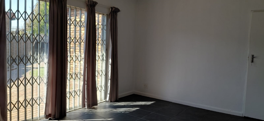 2 Bedroom Property for Sale in Sunward Park Gauteng