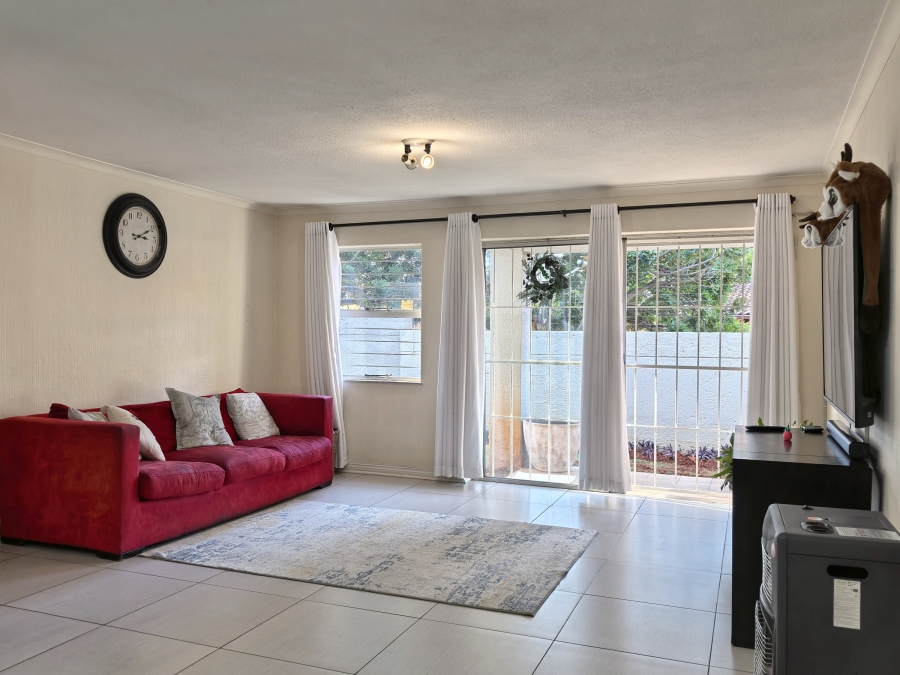To Let 2 Bedroom Property for Rent in Fairland Gauteng