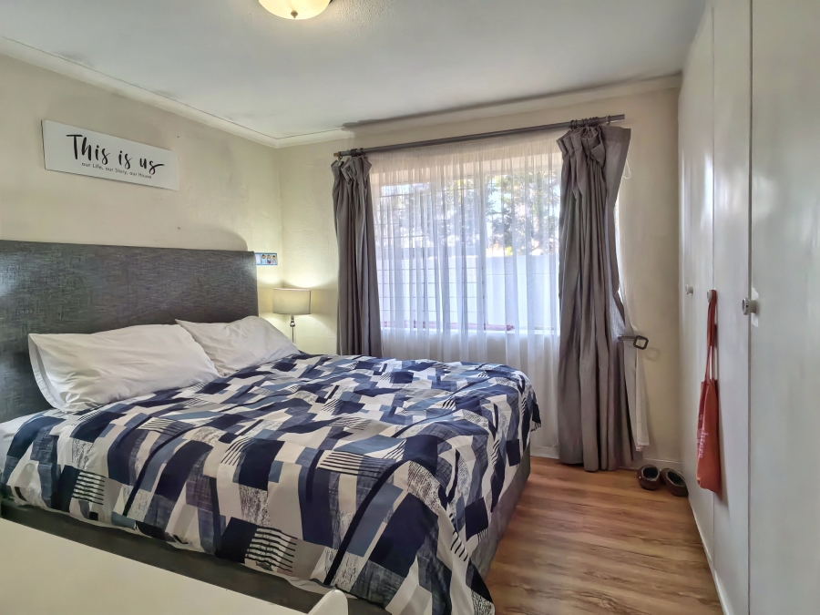 To Let 2 Bedroom Property for Rent in Fairland Gauteng