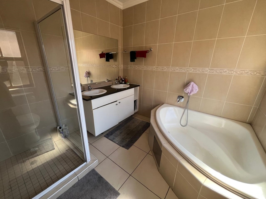 3 Bedroom Property for Sale in Randhart Gauteng