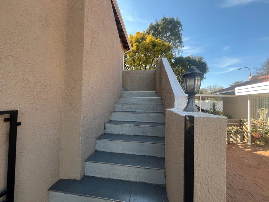 3 Bedroom Property for Sale in Brackendowns Gauteng