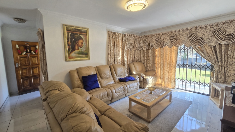 4 Bedroom Property for Sale in Albertsdal Gauteng