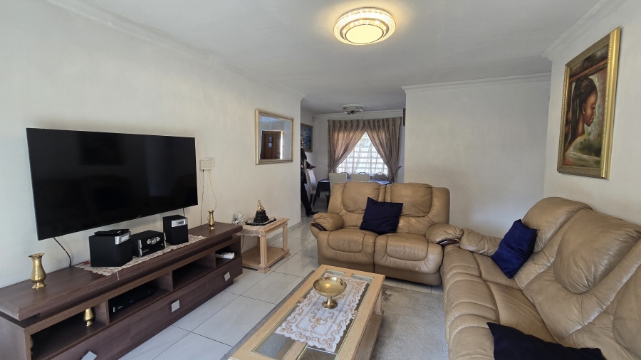 4 Bedroom Property for Sale in Albertsdal Gauteng