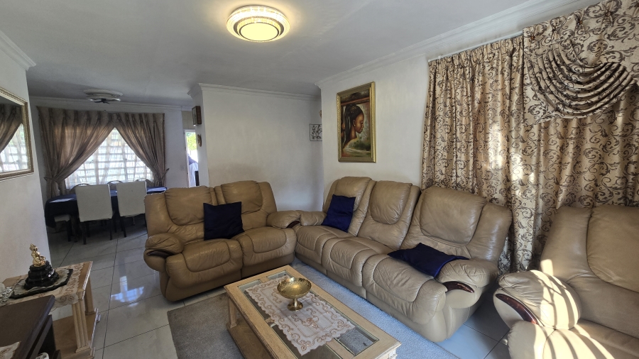 4 Bedroom Property for Sale in Albertsdal Gauteng