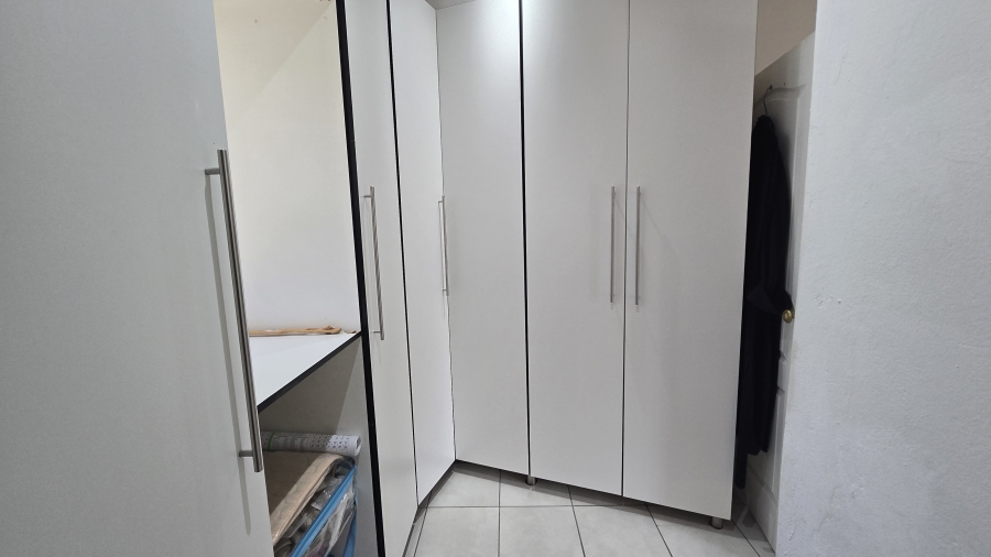 4 Bedroom Property for Sale in Albertsdal Gauteng