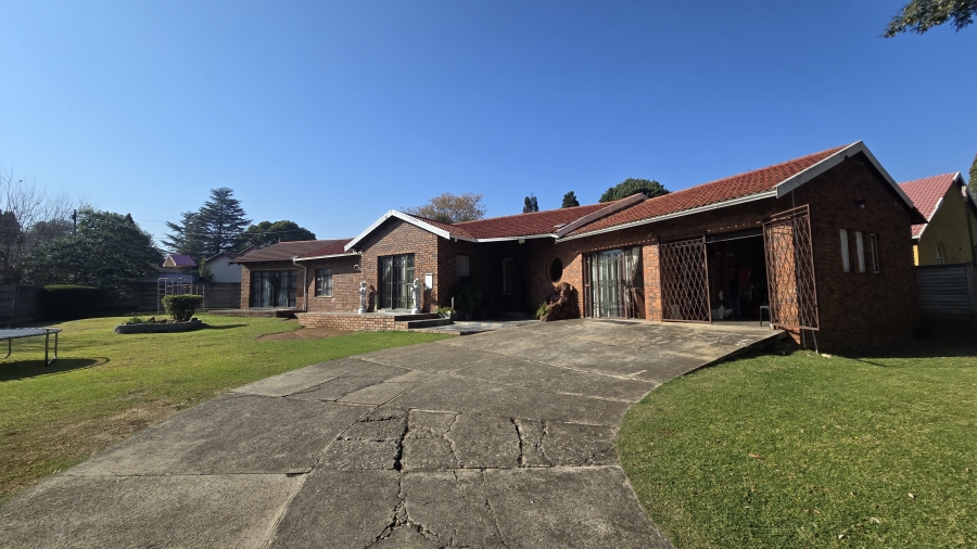 4 Bedroom Property for Sale in Albertsdal Gauteng