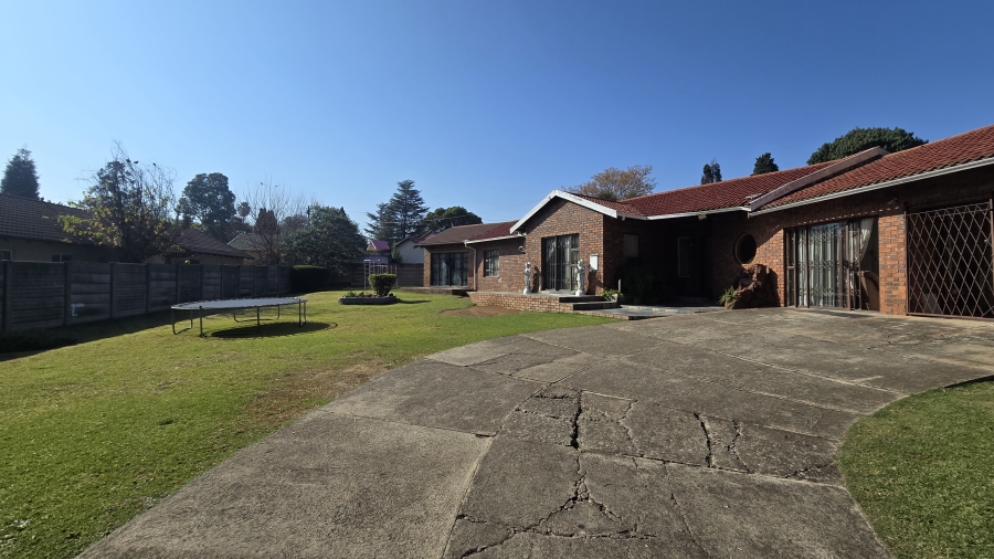 4 Bedroom Property for Sale in Albertsdal Gauteng