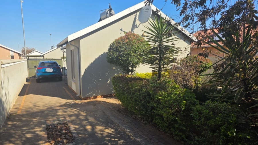 2 Bedroom Property for Sale in Sky City Gauteng