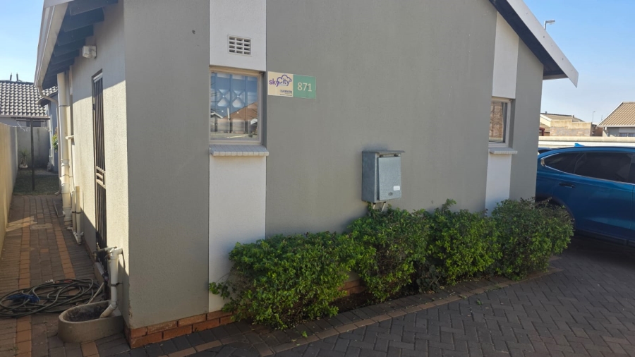 2 Bedroom Property for Sale in Sky City Gauteng