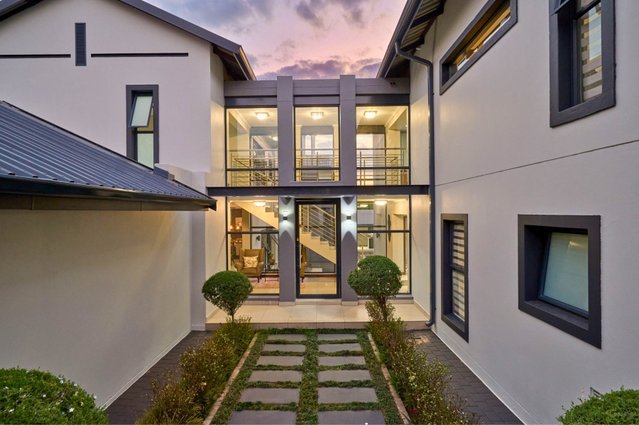 5 Bedroom Property for Sale in Waterfall Country Estate Gauteng