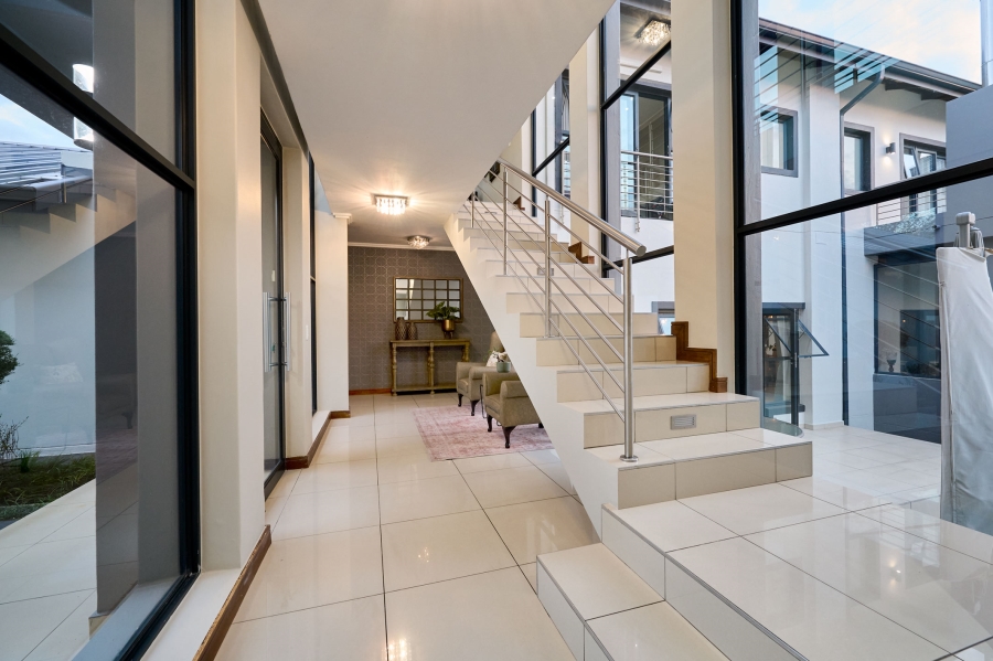 5 Bedroom Property for Sale in Waterfall Country Estate Gauteng