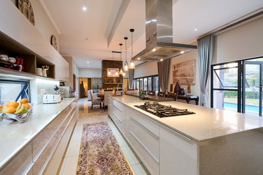 5 Bedroom Property for Sale in Waterfall Country Estate Gauteng