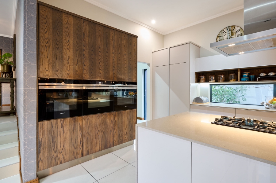 5 Bedroom Property for Sale in Waterfall Country Estate Gauteng