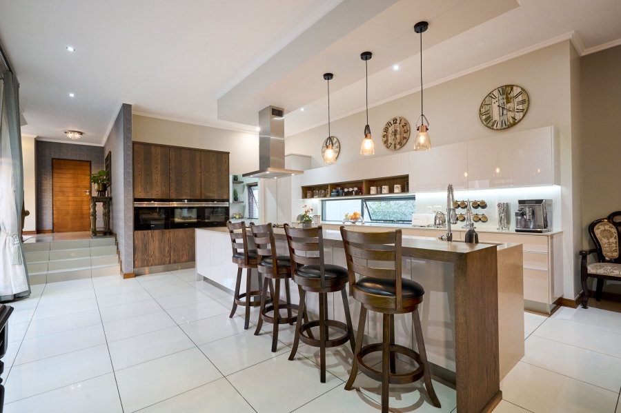 5 Bedroom Property for Sale in Waterfall Country Estate Gauteng