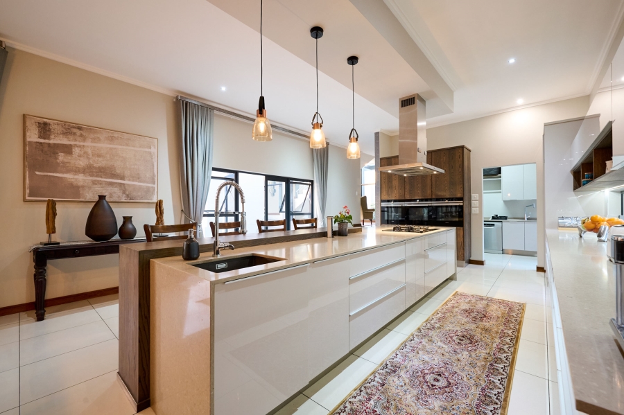 5 Bedroom Property for Sale in Waterfall Country Estate Gauteng