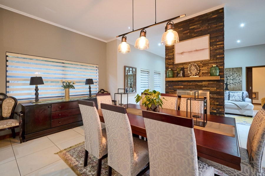 5 Bedroom Property for Sale in Waterfall Country Estate Gauteng
