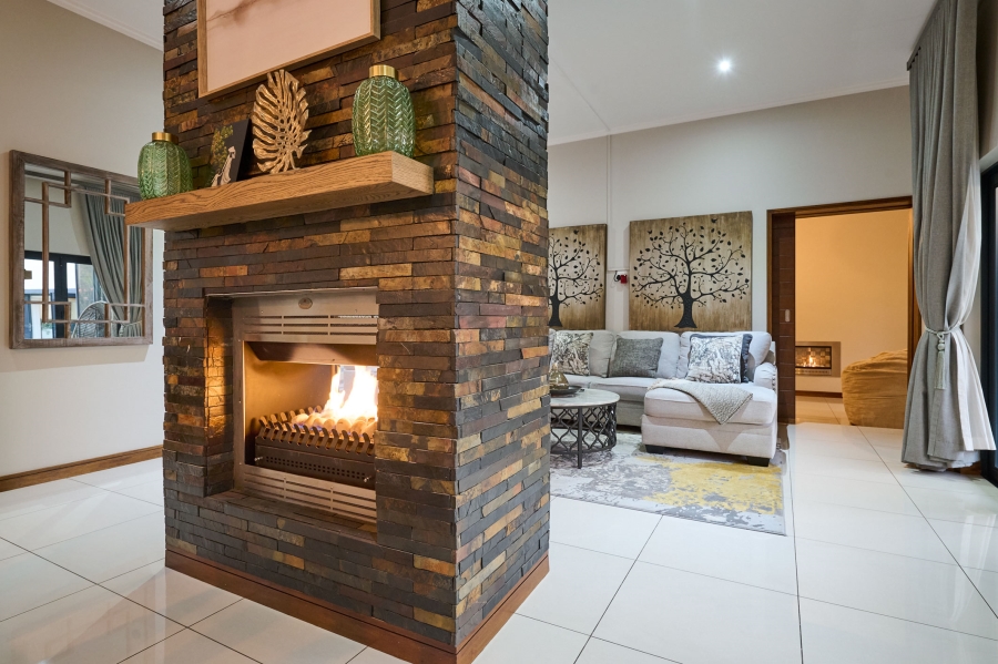 5 Bedroom Property for Sale in Waterfall Country Estate Gauteng