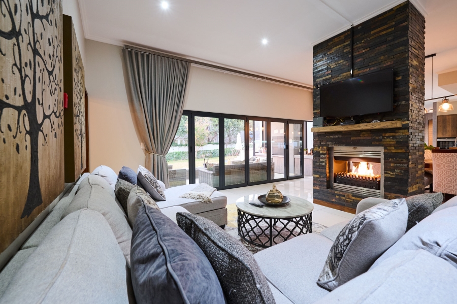 5 Bedroom Property for Sale in Waterfall Country Estate Gauteng