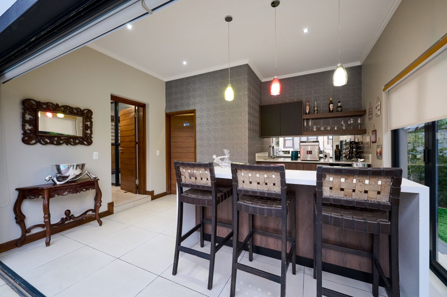 5 Bedroom Property for Sale in Waterfall Country Estate Gauteng
