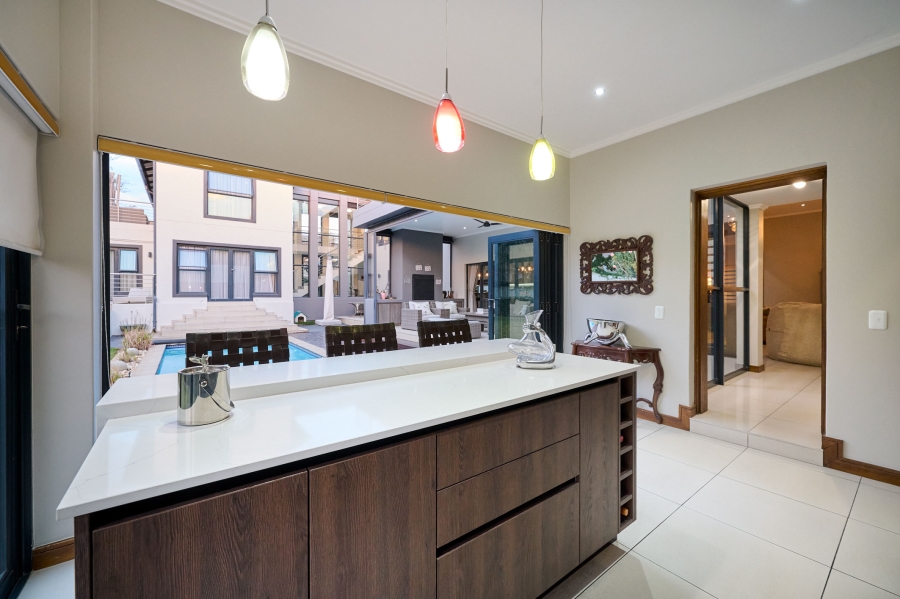 5 Bedroom Property for Sale in Waterfall Country Estate Gauteng