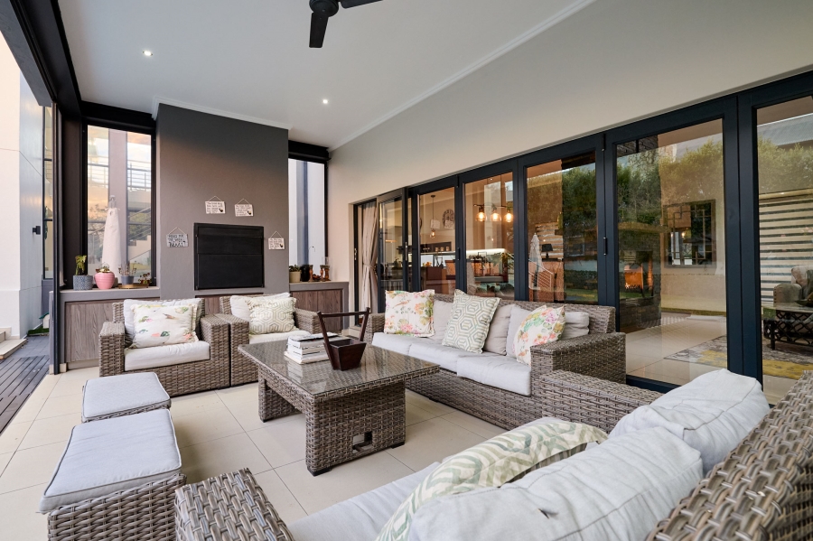 5 Bedroom Property for Sale in Waterfall Country Estate Gauteng
