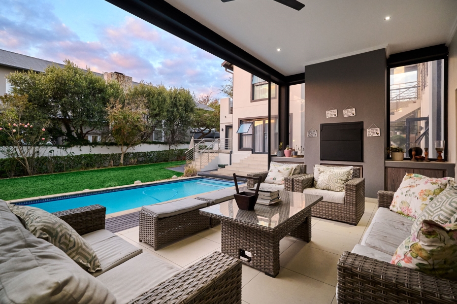 5 Bedroom Property for Sale in Waterfall Country Estate Gauteng