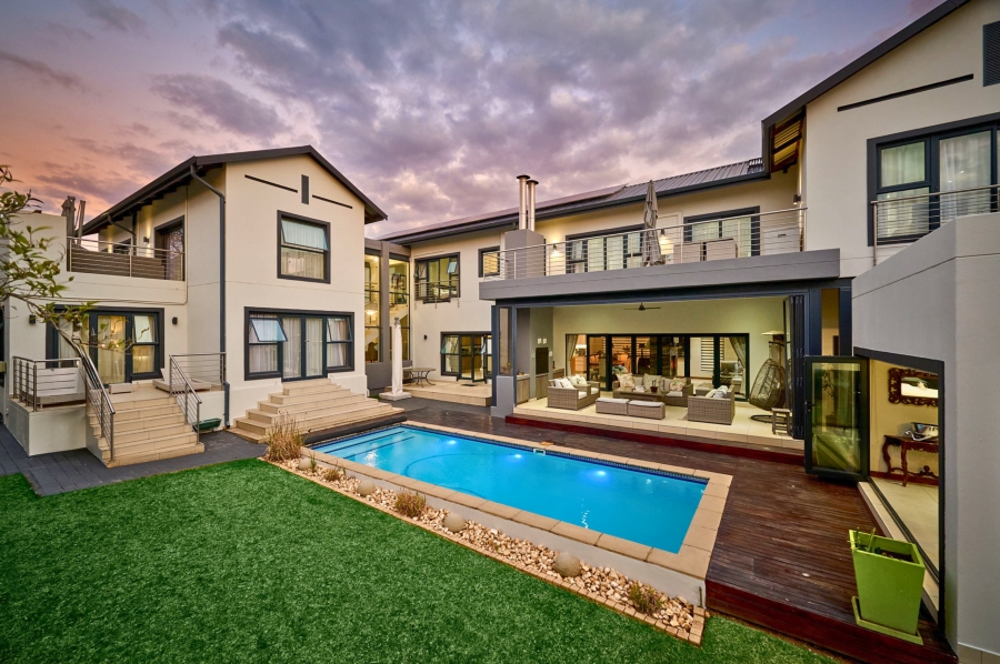 5 Bedroom Property for Sale in Waterfall Country Estate Gauteng