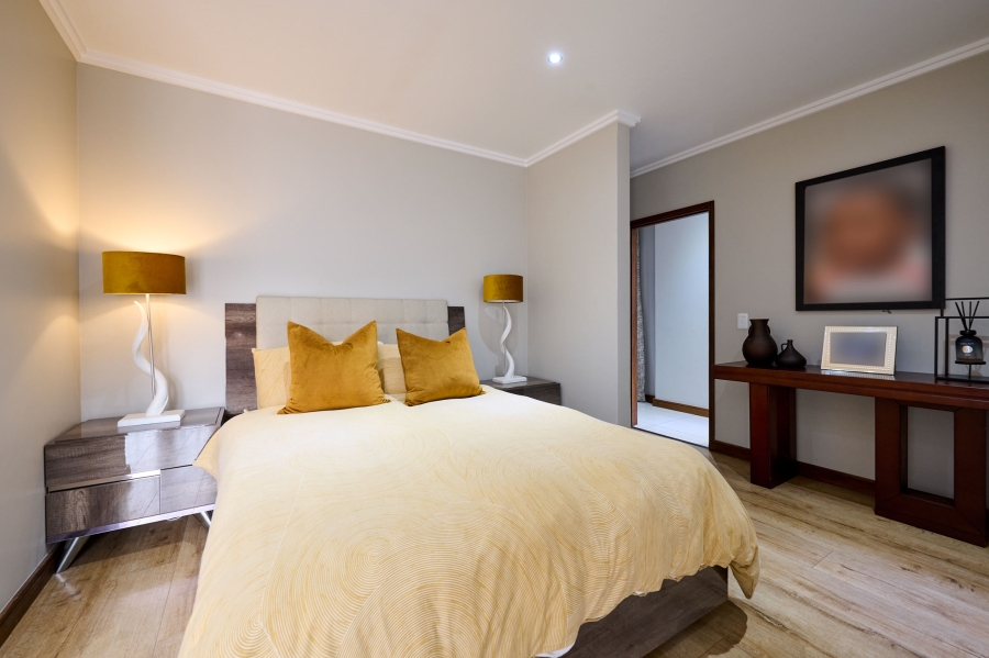 5 Bedroom Property for Sale in Waterfall Country Estate Gauteng