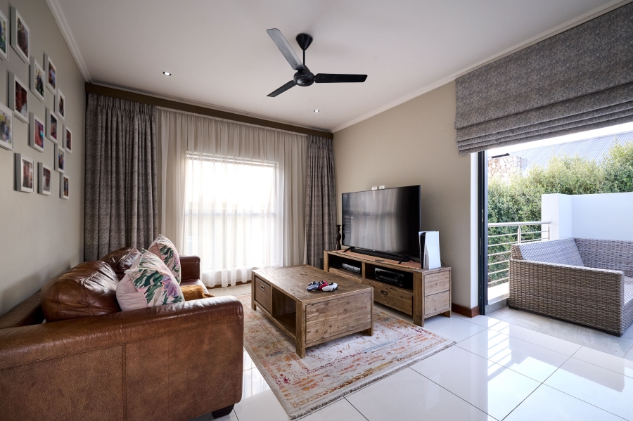 5 Bedroom Property for Sale in Waterfall Country Estate Gauteng