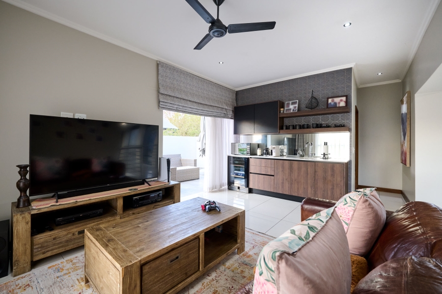5 Bedroom Property for Sale in Waterfall Country Estate Gauteng
