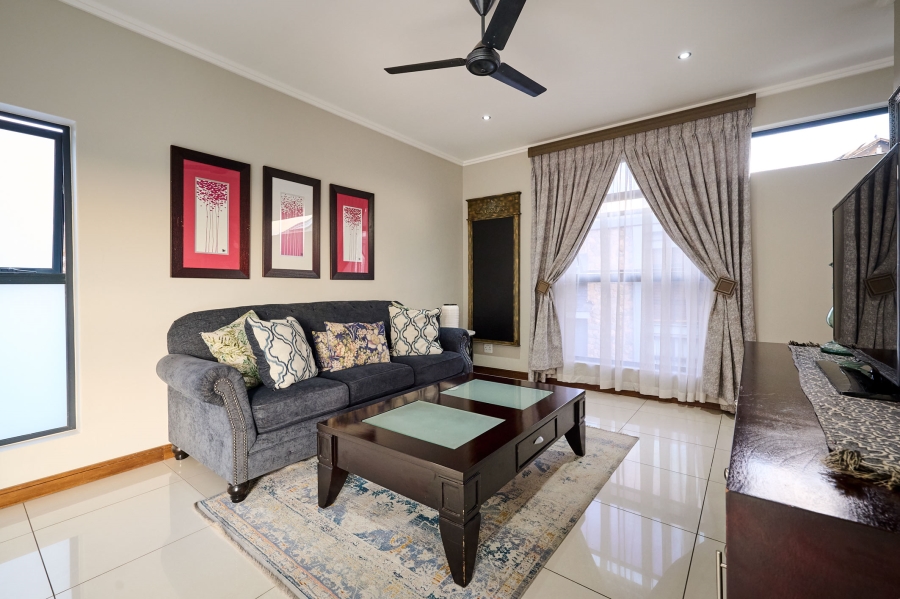 5 Bedroom Property for Sale in Waterfall Country Estate Gauteng