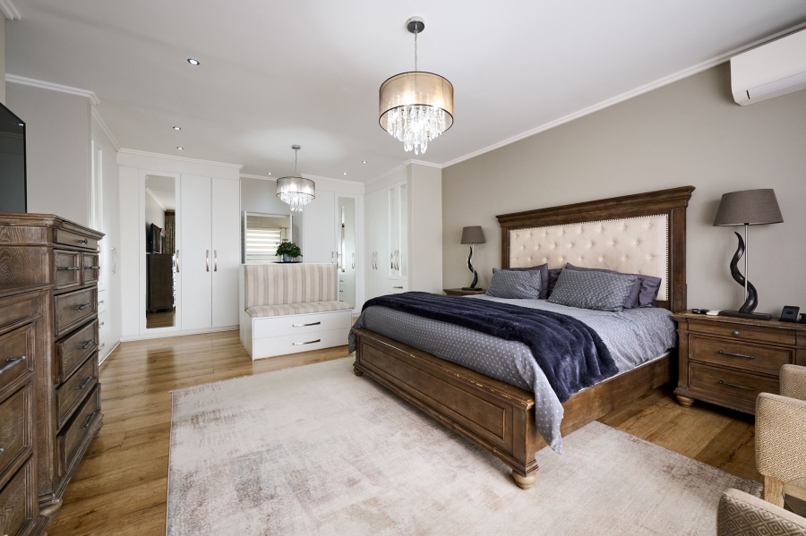 5 Bedroom Property for Sale in Waterfall Country Estate Gauteng