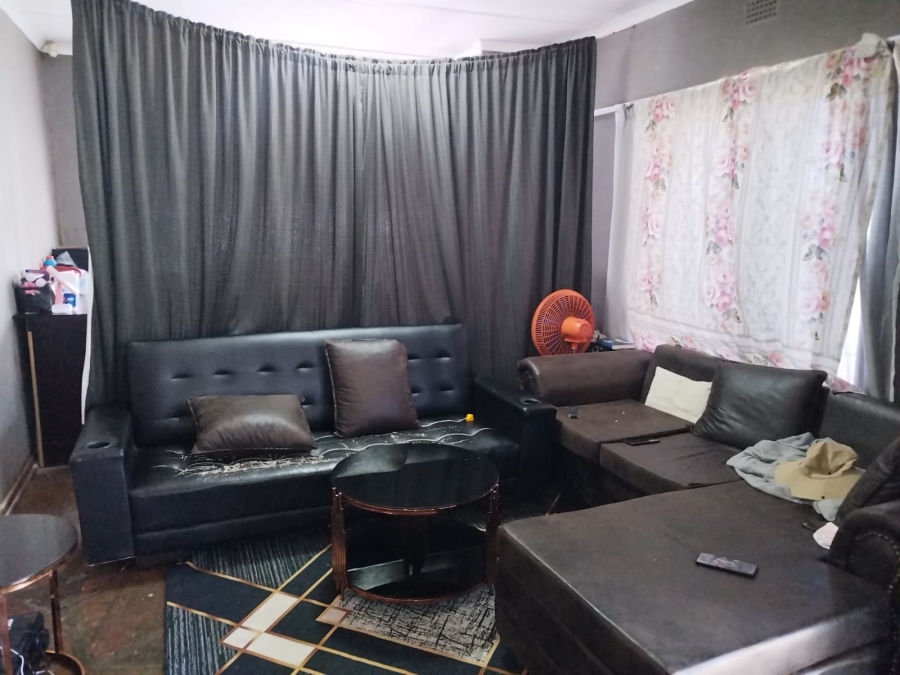 5 Bedroom Property for Sale in Birchleigh Gauteng