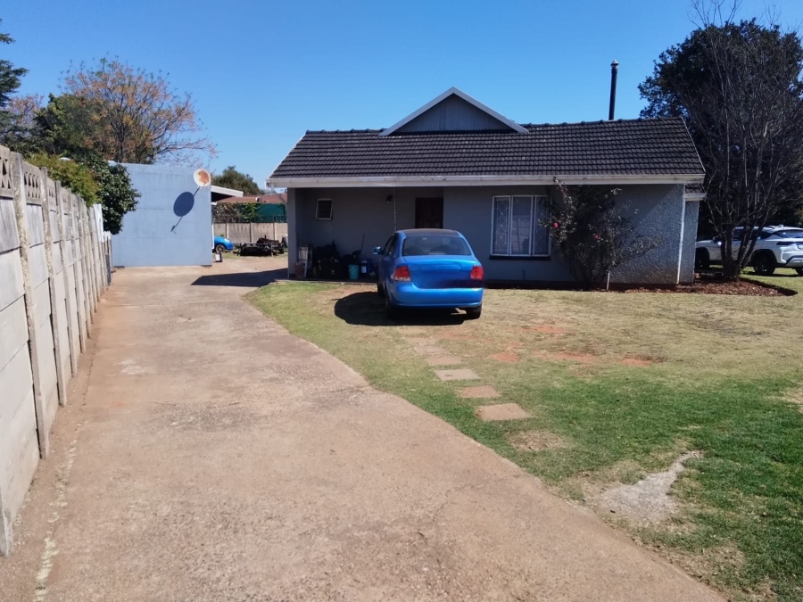 5 Bedroom Property for Sale in Birchleigh Gauteng