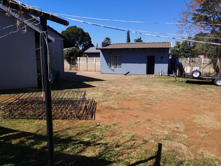 5 Bedroom Property for Sale in Birchleigh Gauteng