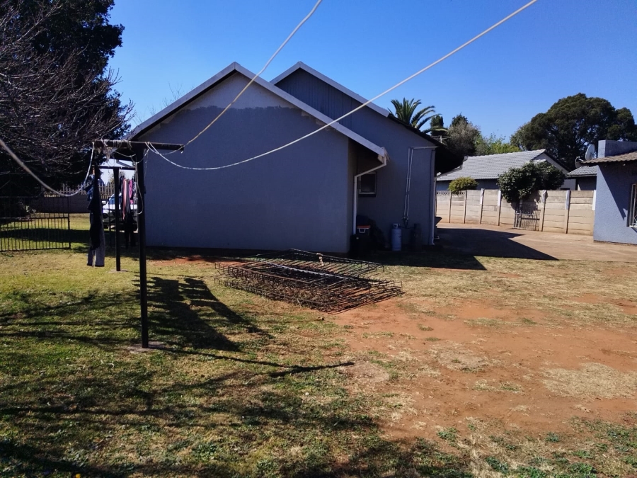 5 Bedroom Property for Sale in Birchleigh Gauteng