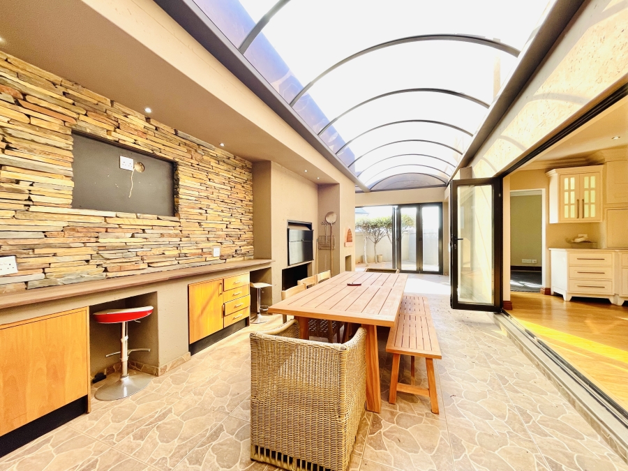 5 Bedroom Property for Sale in Serengeti Lifestyle Estate Gauteng